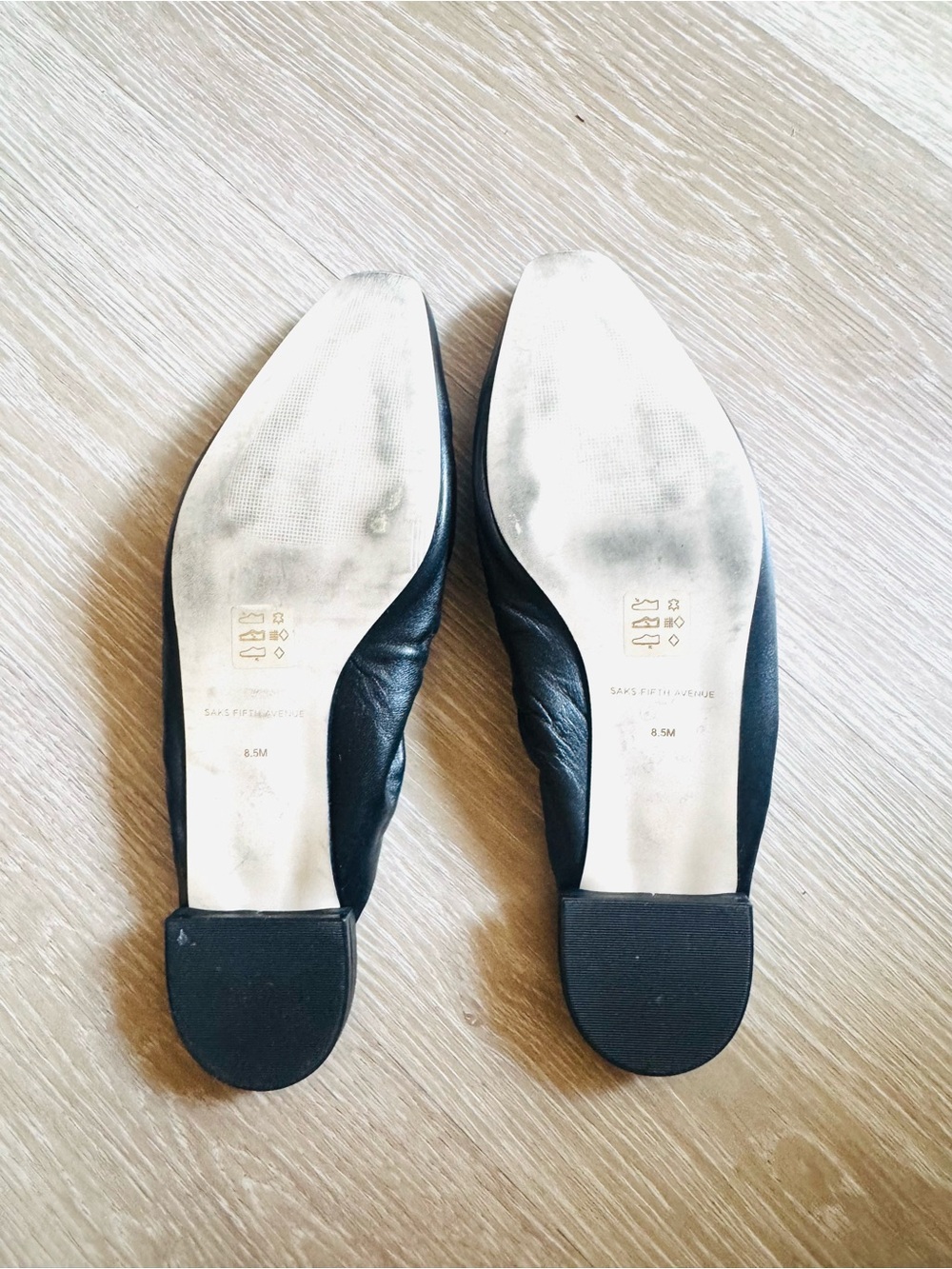 Saks Fifth Avenue Ruched Mule Flat Sz 8.5 - Picture 7 of 7